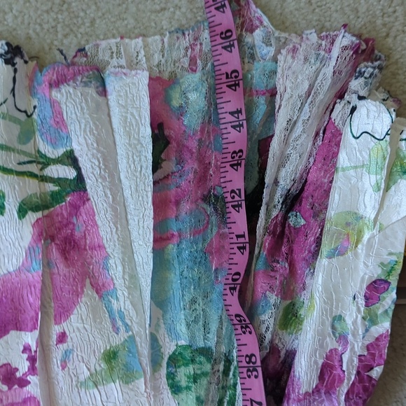 KOMAROV | White & Floral Long Crinkle Dress with Cap Flutter Sleeves, Size S - Picture 13 of 16